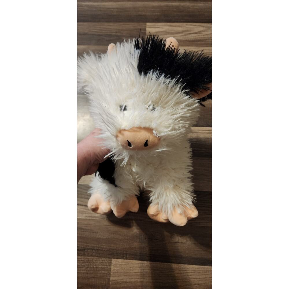 Adorable Highland Cow Plush. Box 16